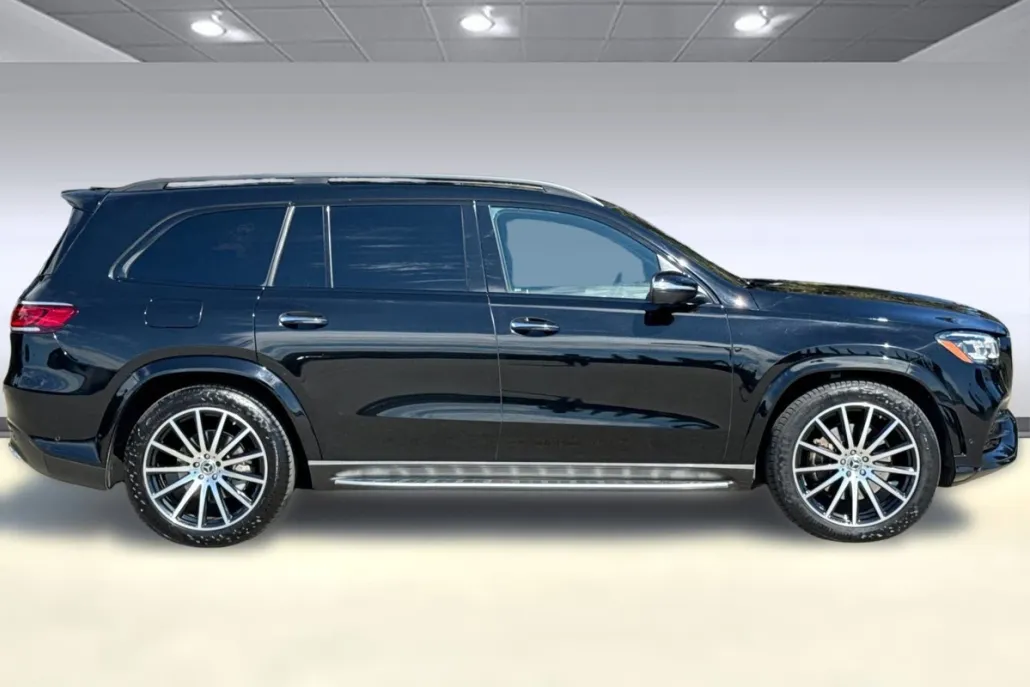 2023 Mercedes Benz GLS 450 4MATIC photo 1