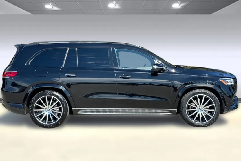 2023 Mercedes Benz GLS 450 4MATIC photo 1
