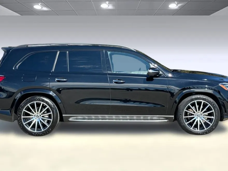 2023 Mercedes Benz GLS 450 4MATIC photo 1