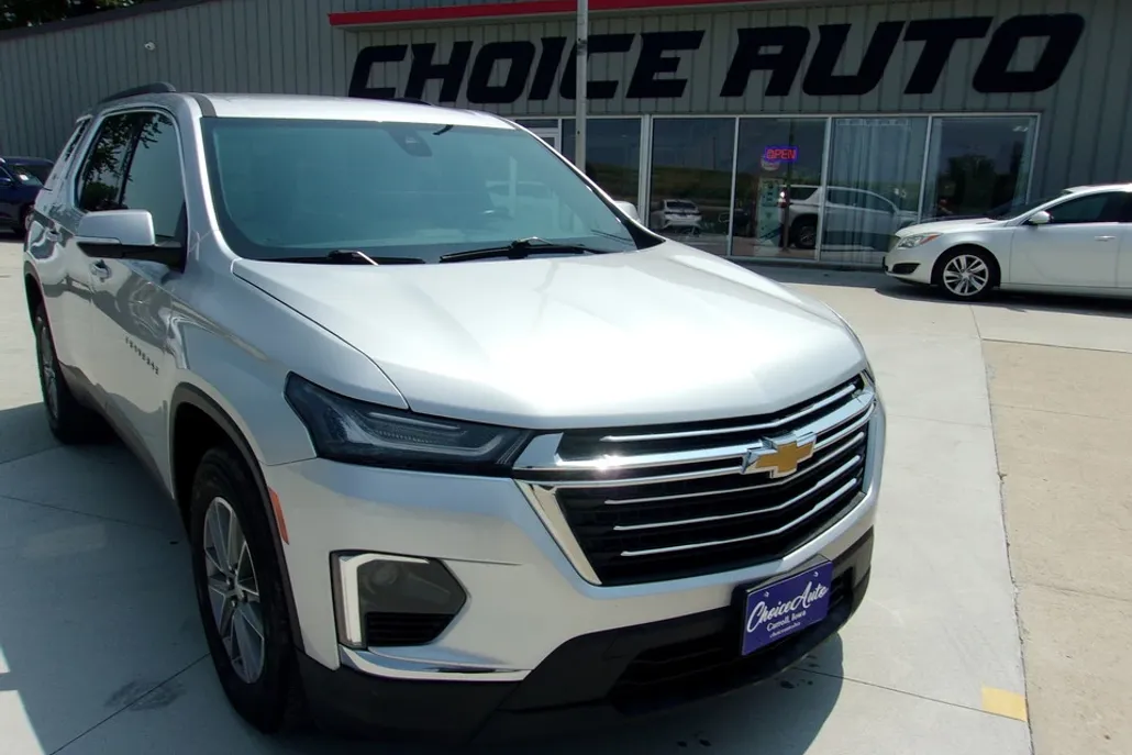 2022 Chevrolet Traverse Leather photo 1