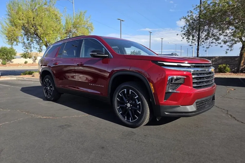 2026 Chevrolet Traverse photo 1