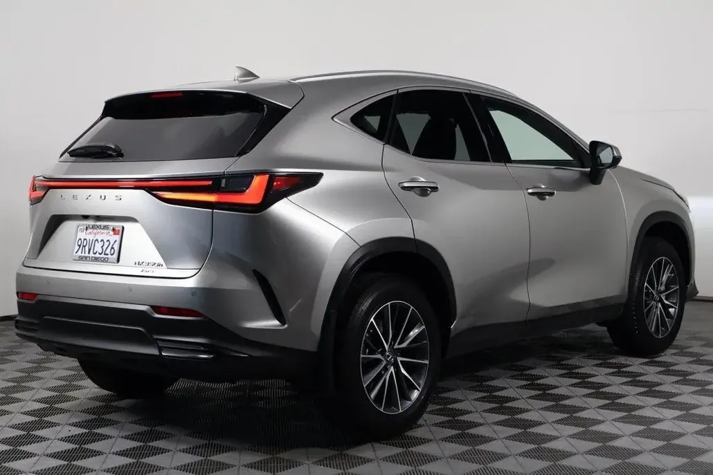 2025 Lexus NX 350h Premium photo 1