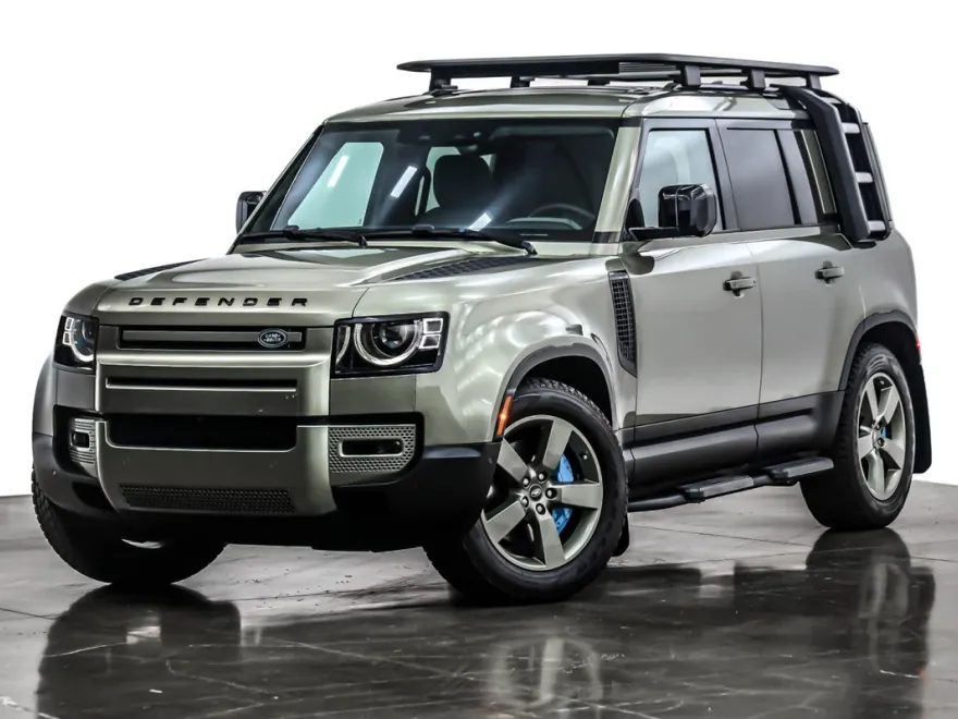 2023 Land Rover Defender 110 SE photo 1