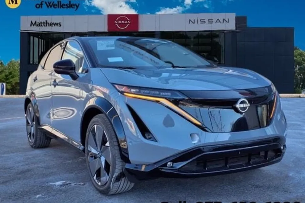 2025 Nissan ARIYA Platinum photo 1