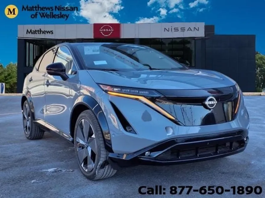 2025 Nissan ARIYA Platinum photo 1