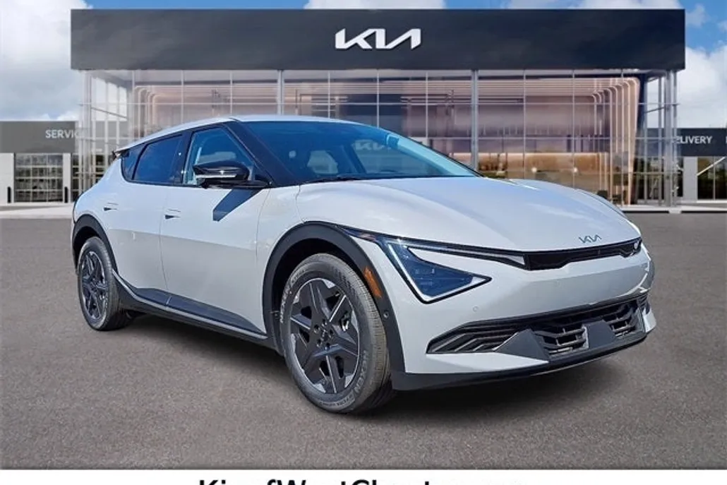 2025 Kia EV6 Light photo 1