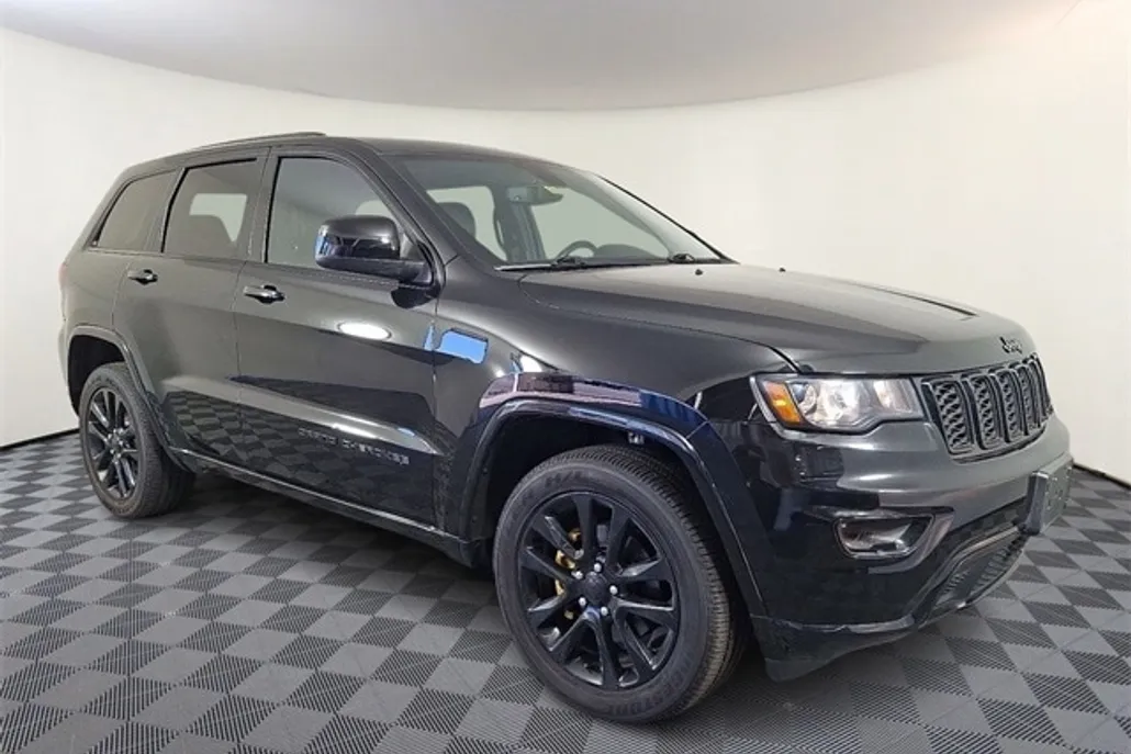 2019 Jeep Grand Cherokee Altitude photo 1