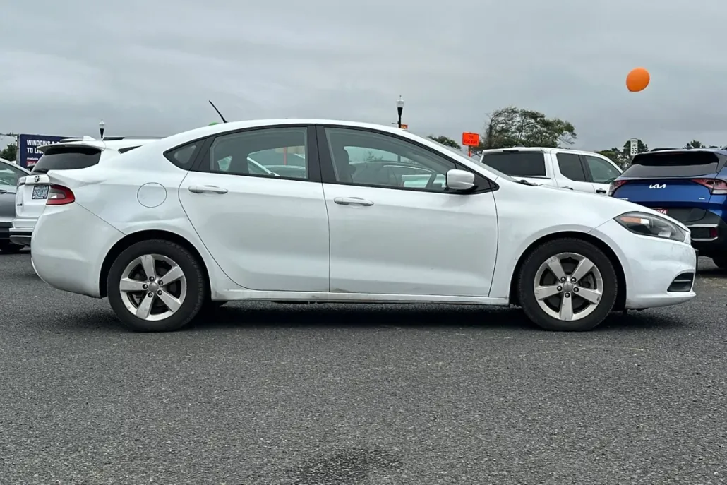 2016 Dodge Dart SXT photo 1