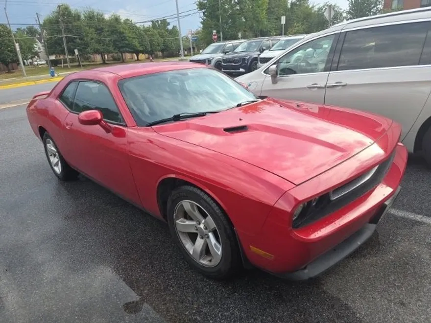 2011 Dodge Challenger photo 1