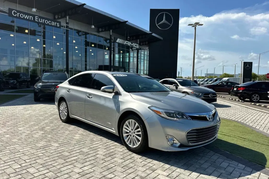 2015 Toyota Avalon Hybrid Limited photo 1