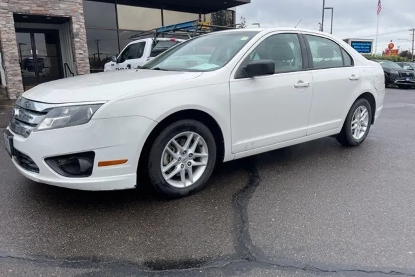 2011 Ford Fusion S photo 1