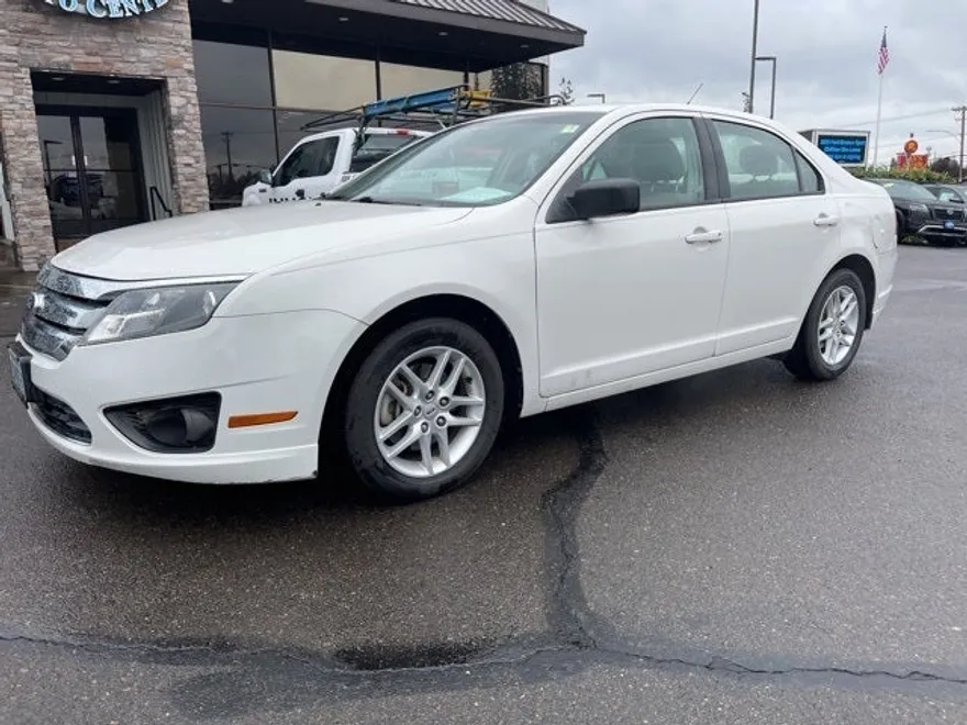 2011 Ford Fusion S photo 1