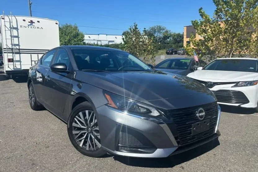 2025 Nissan Altima 2.5 SV photo 1