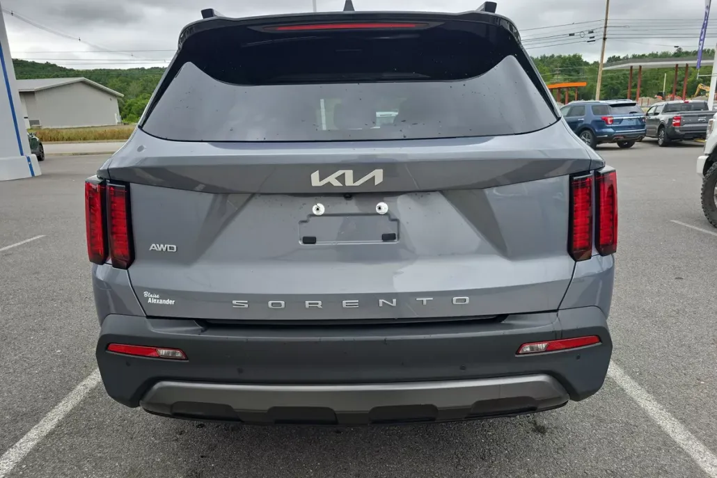 2022 Kia Sorento X-Line S photo 1