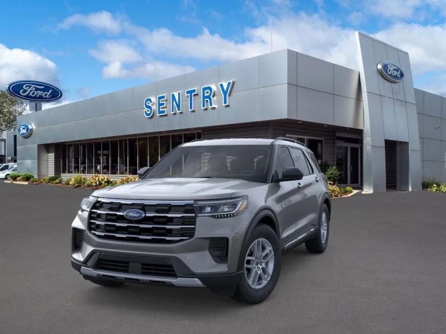 2025 Ford Explorer photo 1