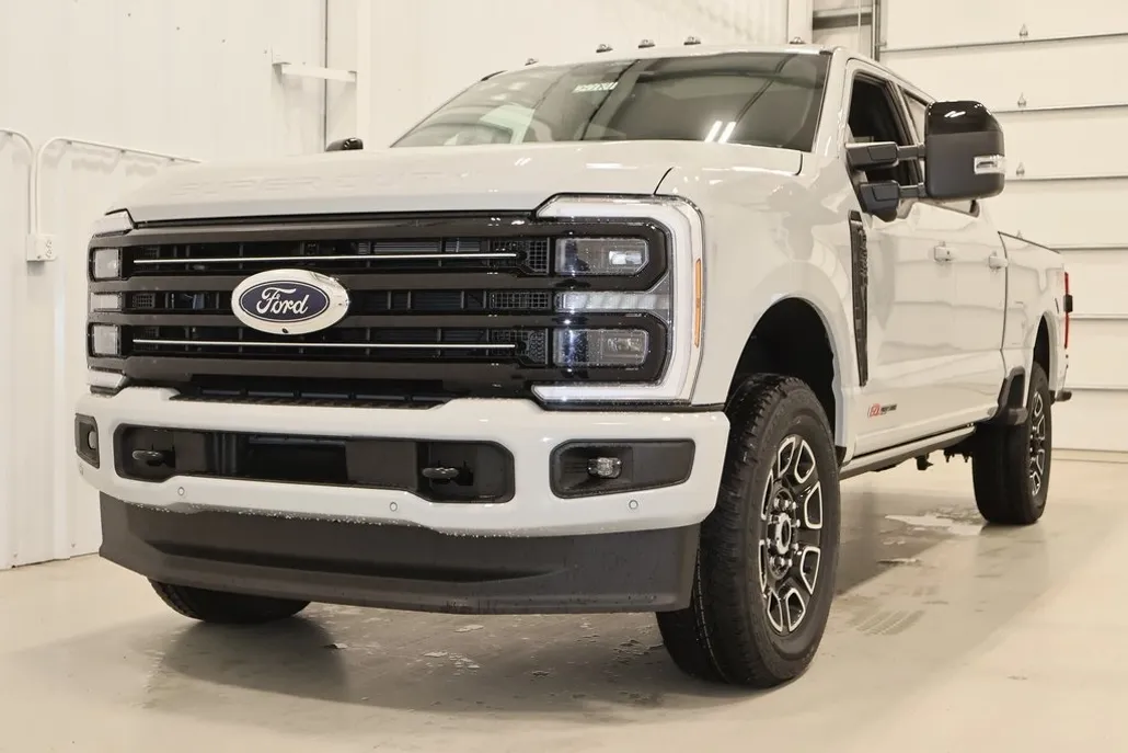 2025 Ford F-350 photo 1