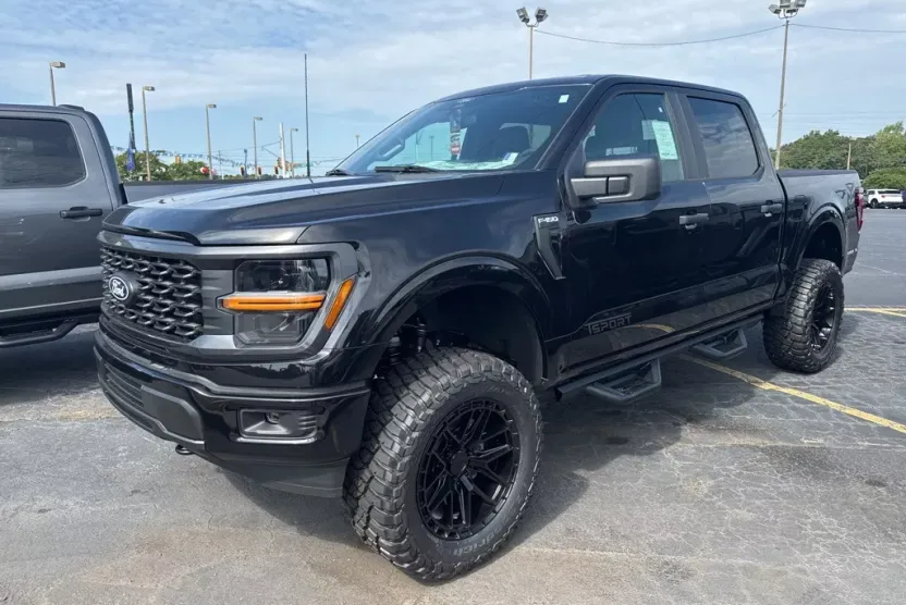 2025 Ford F-150 STX photo 1