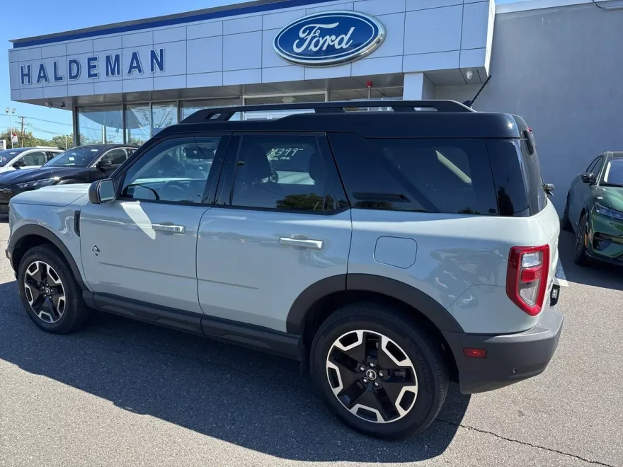 2023 Ford Bronco Sport Outer Banks photo 1