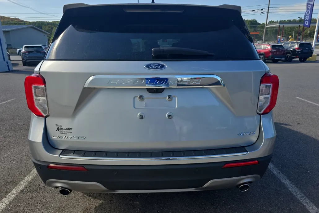 2023 Ford Explorer Limited photo 1