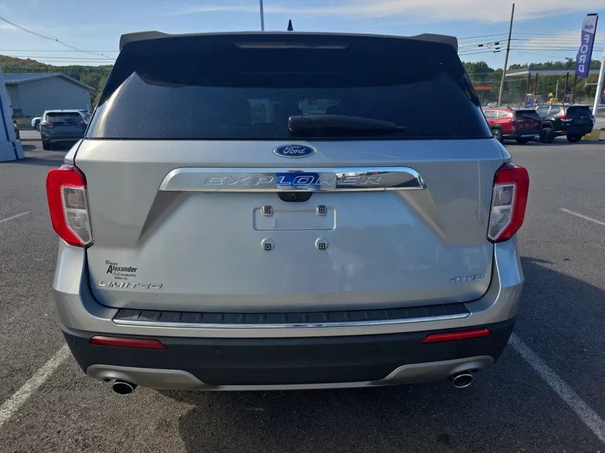 2023 Ford Explorer Limited photo 1