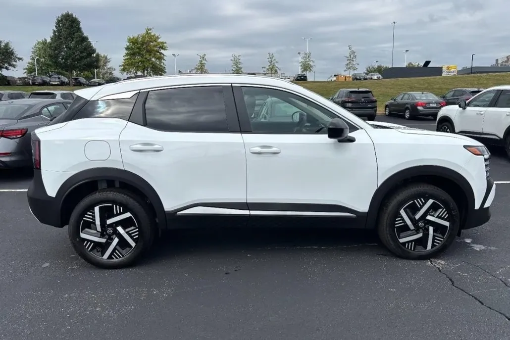 2026 Nissan Kicks SV photo 1