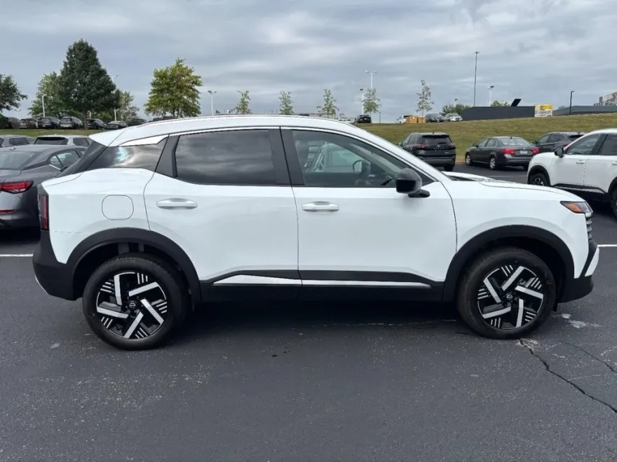 2026 Nissan Kicks SV photo 1