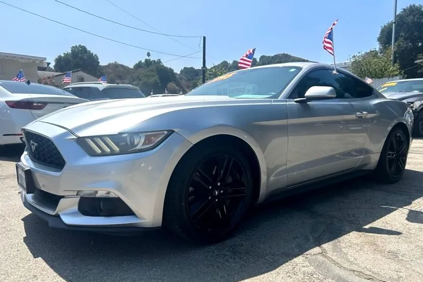 2017 Ford Mustang EcoBoost photo 1