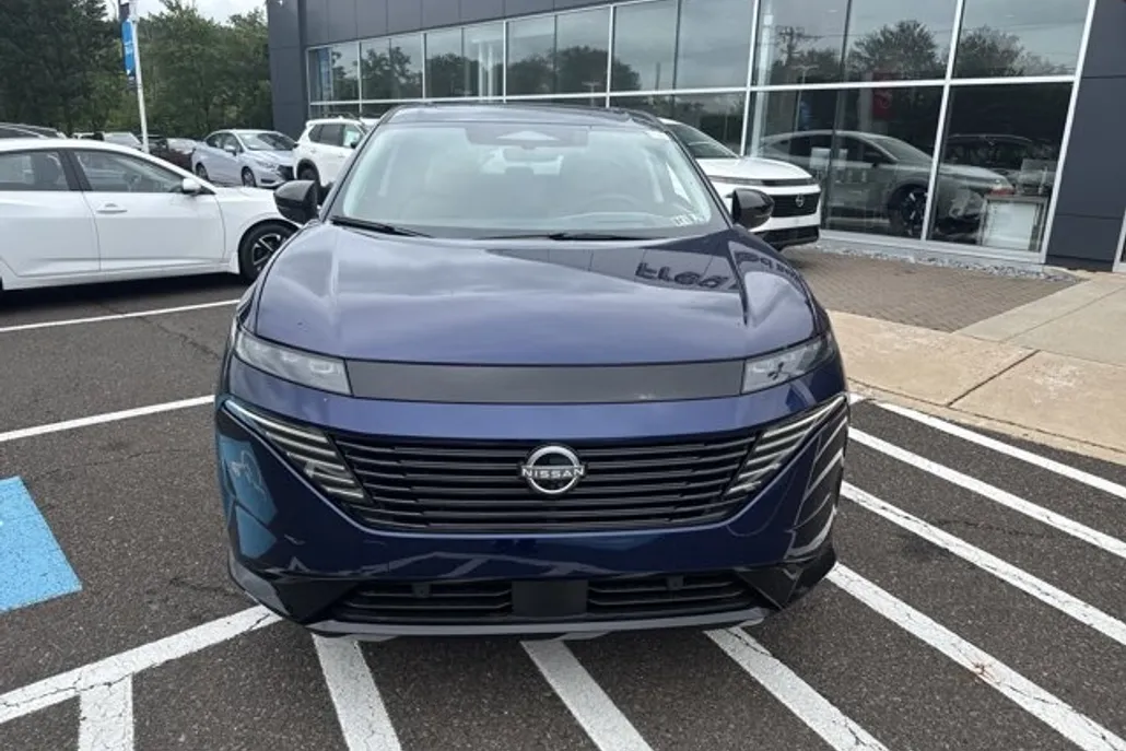 2025 Nissan Murano Platinum photo 1