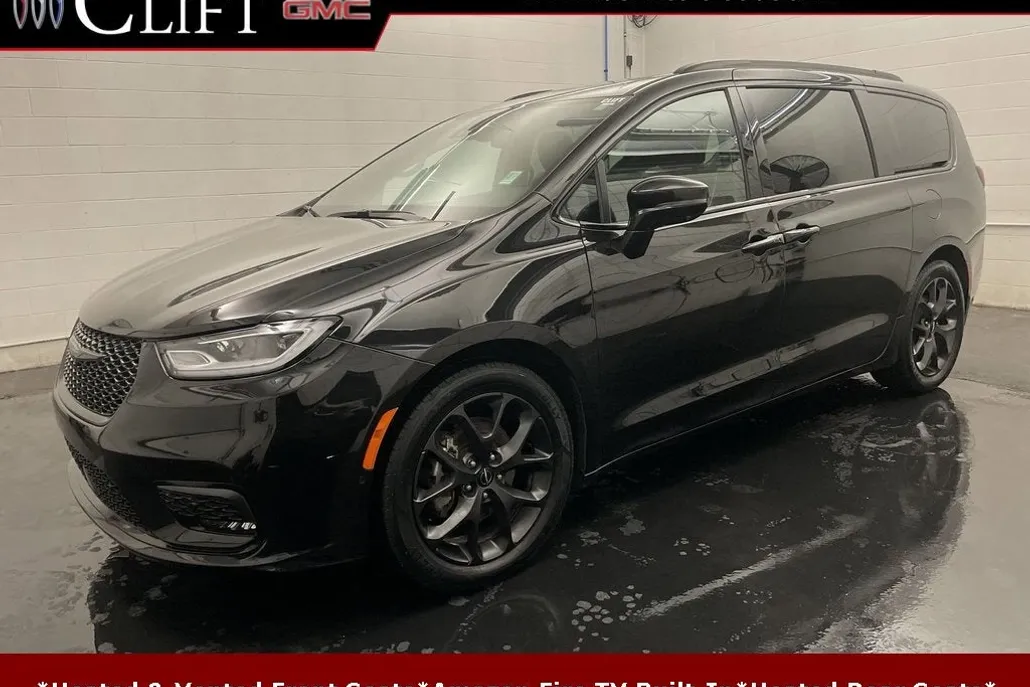 2022 Chrysler Pacifica Limited photo 1