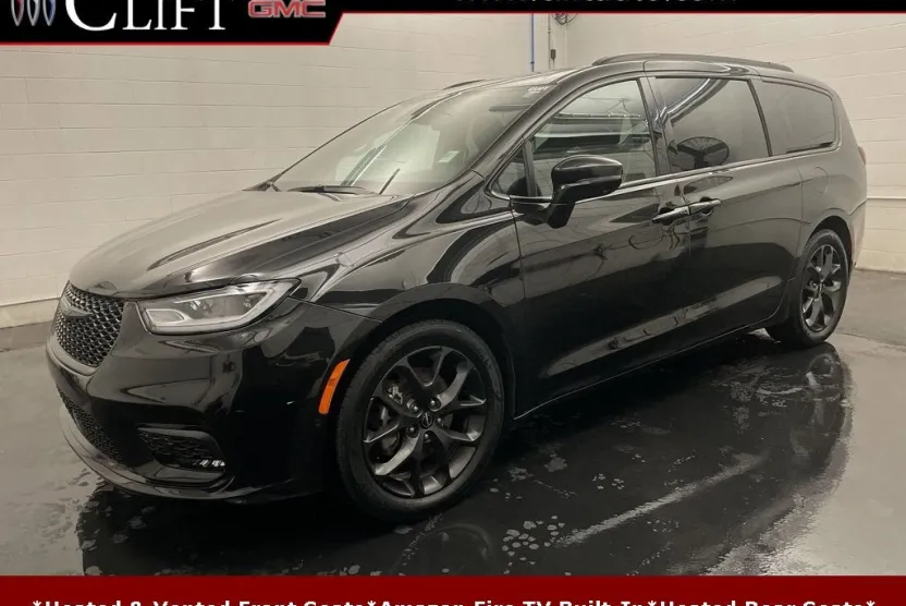 2022 Chrysler Pacifica Limited photo 1