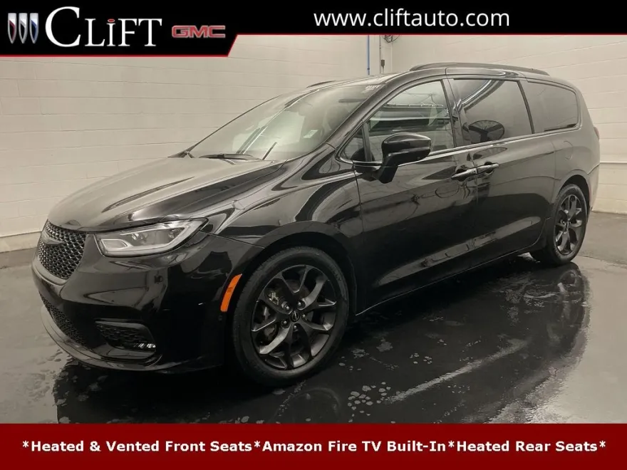 2022 Chrysler Pacifica Limited photo 1