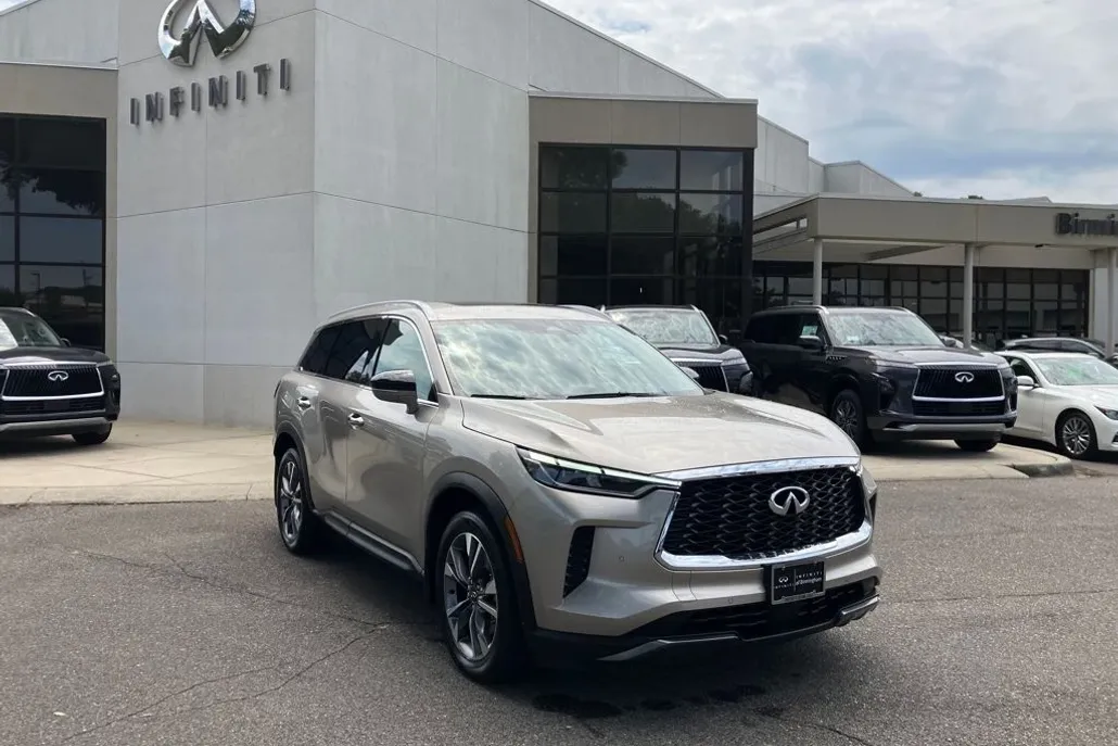 2022 Infiniti QX60 Luxe photo 1