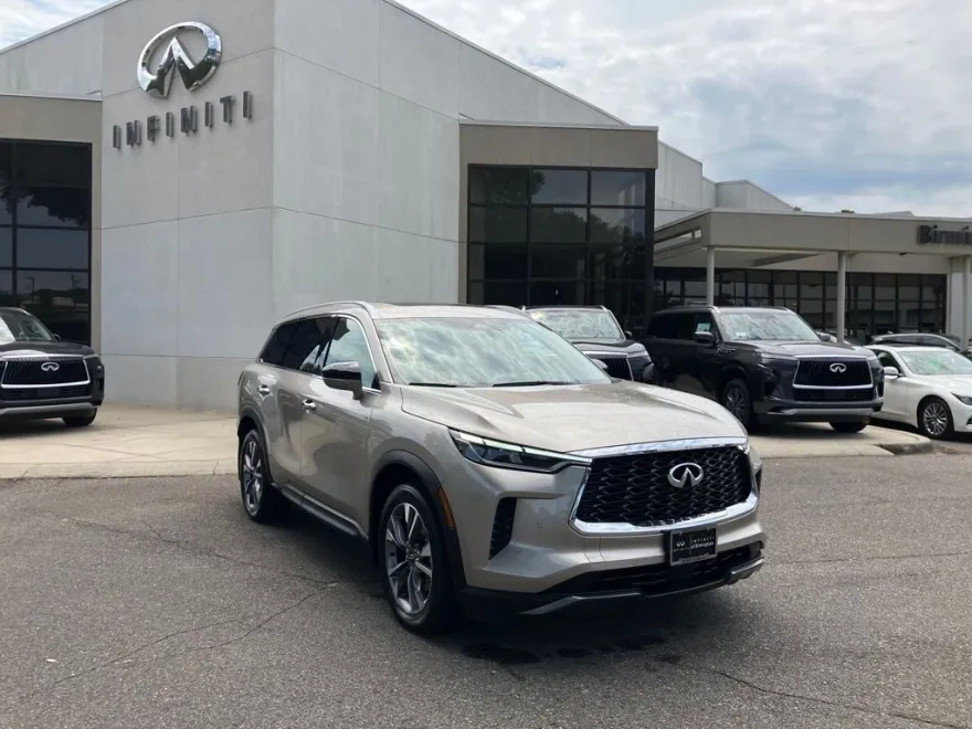 2022 Infiniti QX60 Luxe photo 1
