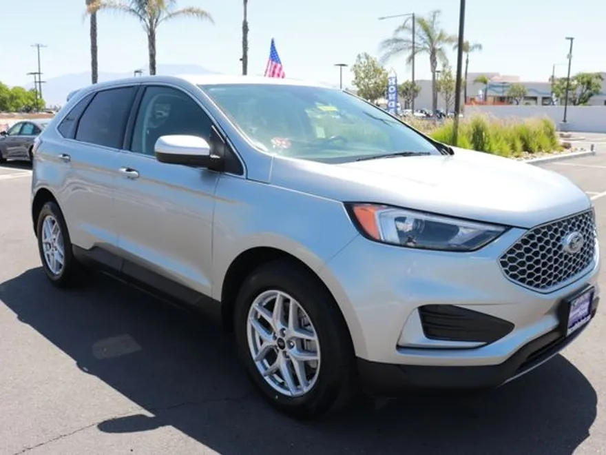2023 Ford Edge SEL photo 1