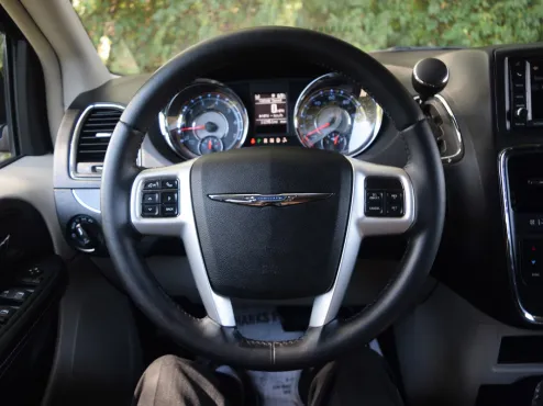 2016 Chrysler Town & Country Touring photo 4