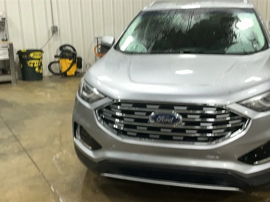 2020 Ford Edge SEL photo 1