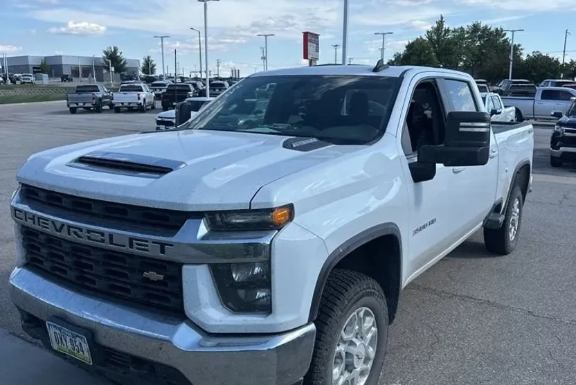 2023 Chevrolet Silverado 3500HD LT photo 1