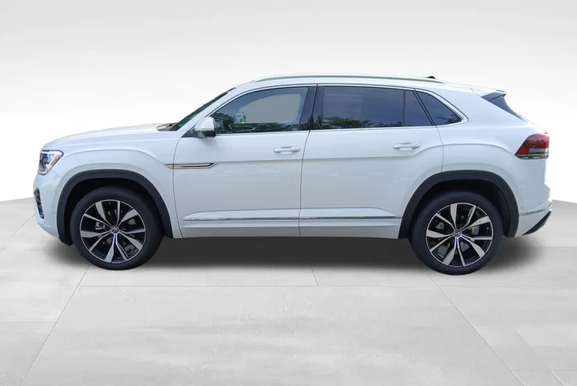 2026 Volkswagen Atlas Cross Sport SEL Premium R-Line photo 1