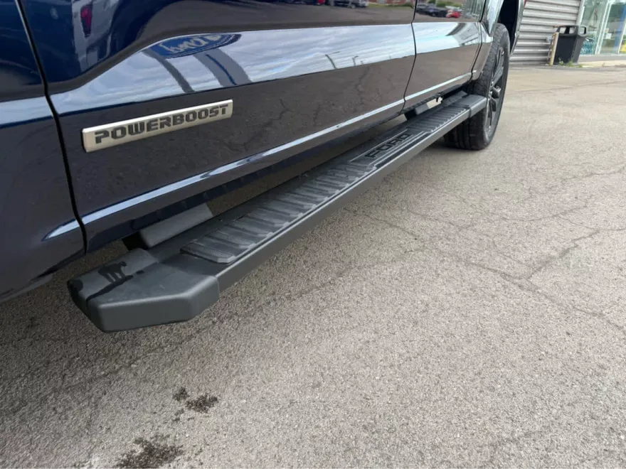 2025 Ford F-150 Lariat photo 1