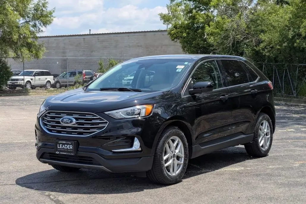 2022 Ford Edge SEL photo 1