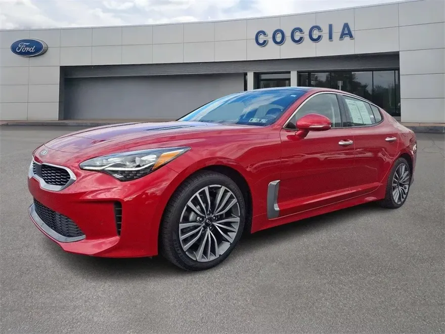 2019 Kia Stinger Premium photo 1