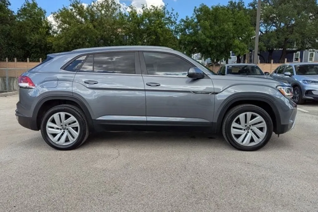 2020 Volkswagen Atlas Cross Sport V6 SE Technology photo 1