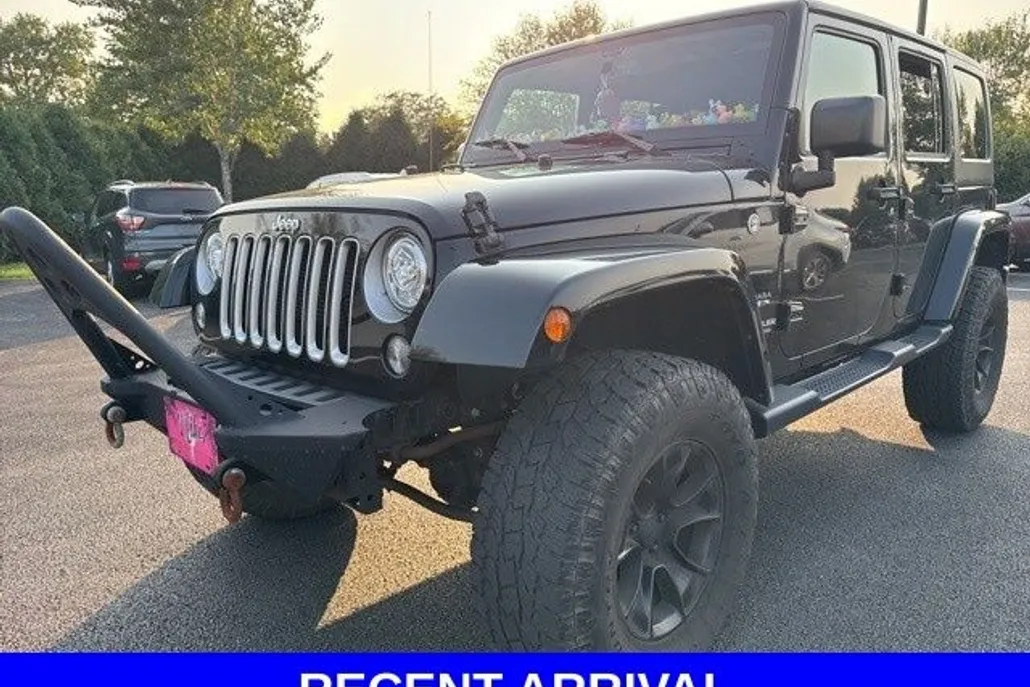 2017 Jeep Wrangler Unlimited Sahara photo 1