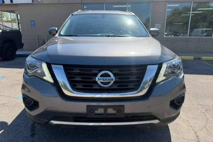 2020 Nissan Pathfinder S photo 1