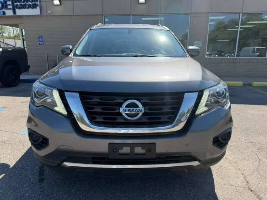 2020 Nissan Pathfinder S photo 1