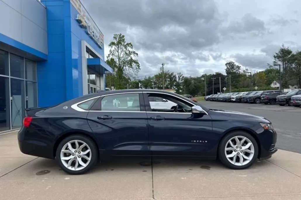 2016 Chevrolet Impala 2LT photo 1