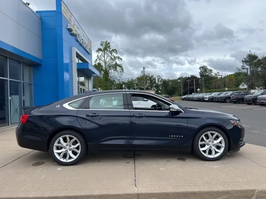 2016 Chevrolet Impala 2LT photo 1