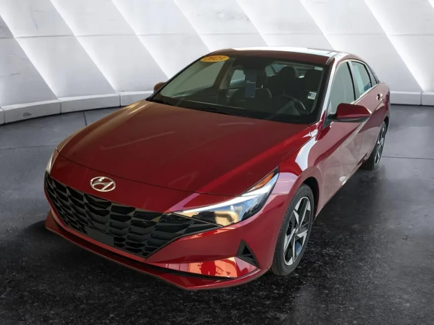 2023 Hyundai Elantra SEL photo 1