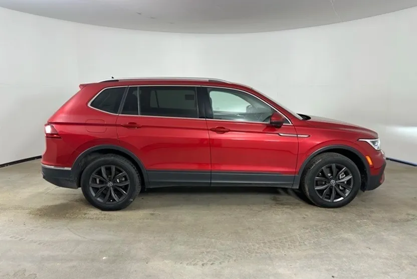2022 Volkswagen Tiguan SE photo 1
