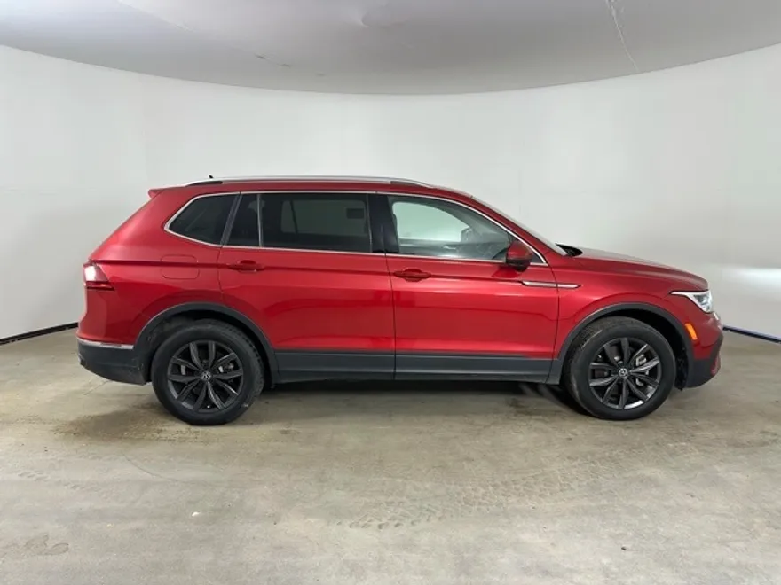 2022 Volkswagen Tiguan SE photo 1